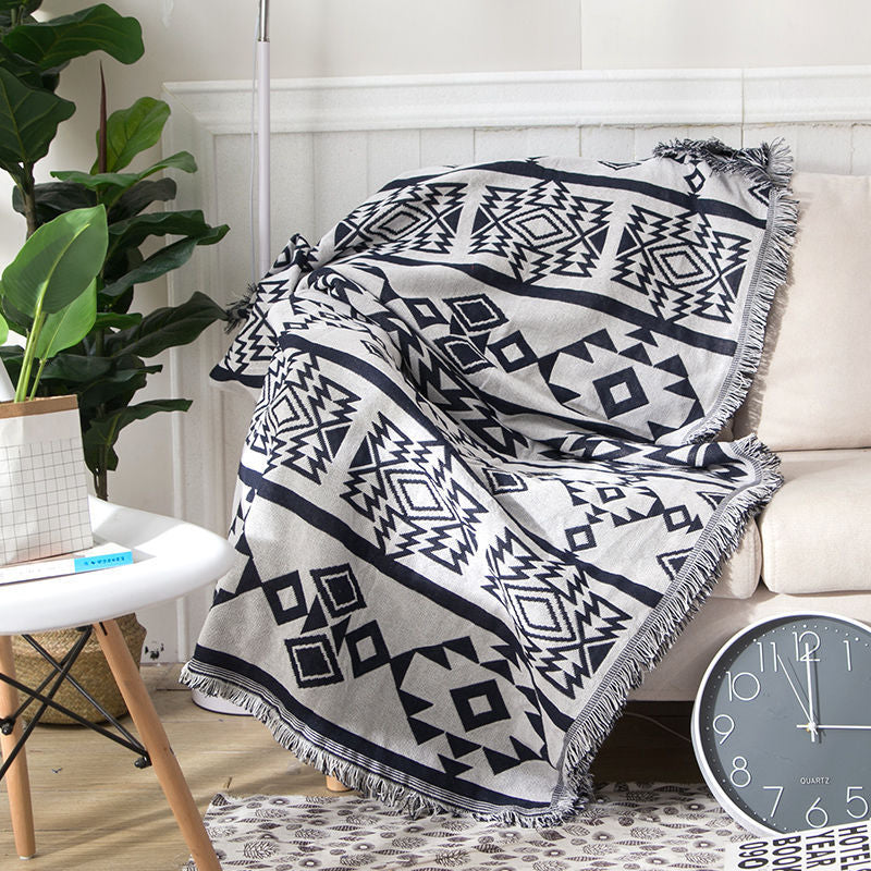 Geometric Cotton Blanket Throw Comforter - Modern Comfort for Stylish Living